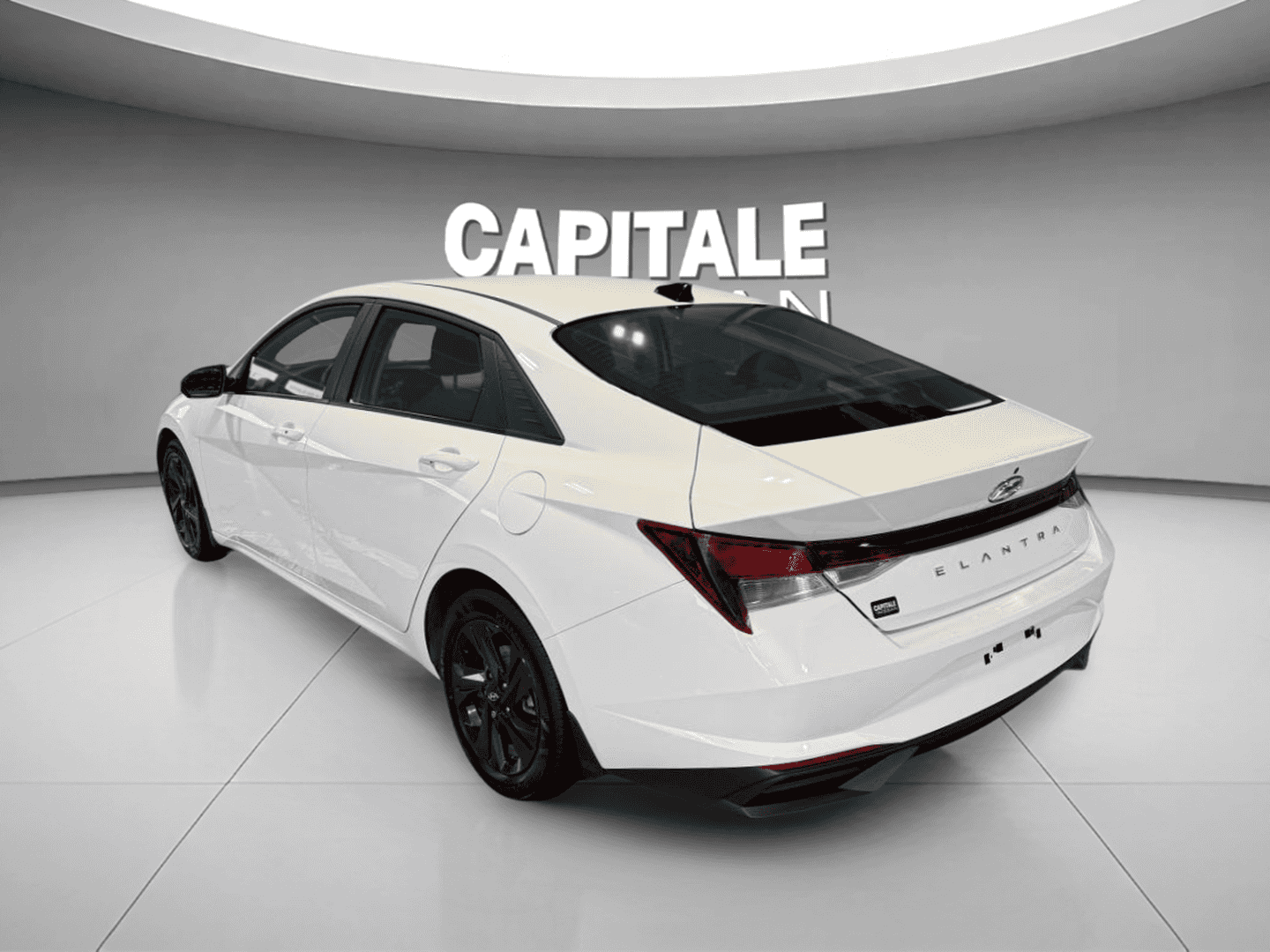 2021 Hyundai Elantra Preferred IVT avec ensemble Soleil et technologie - Image 3