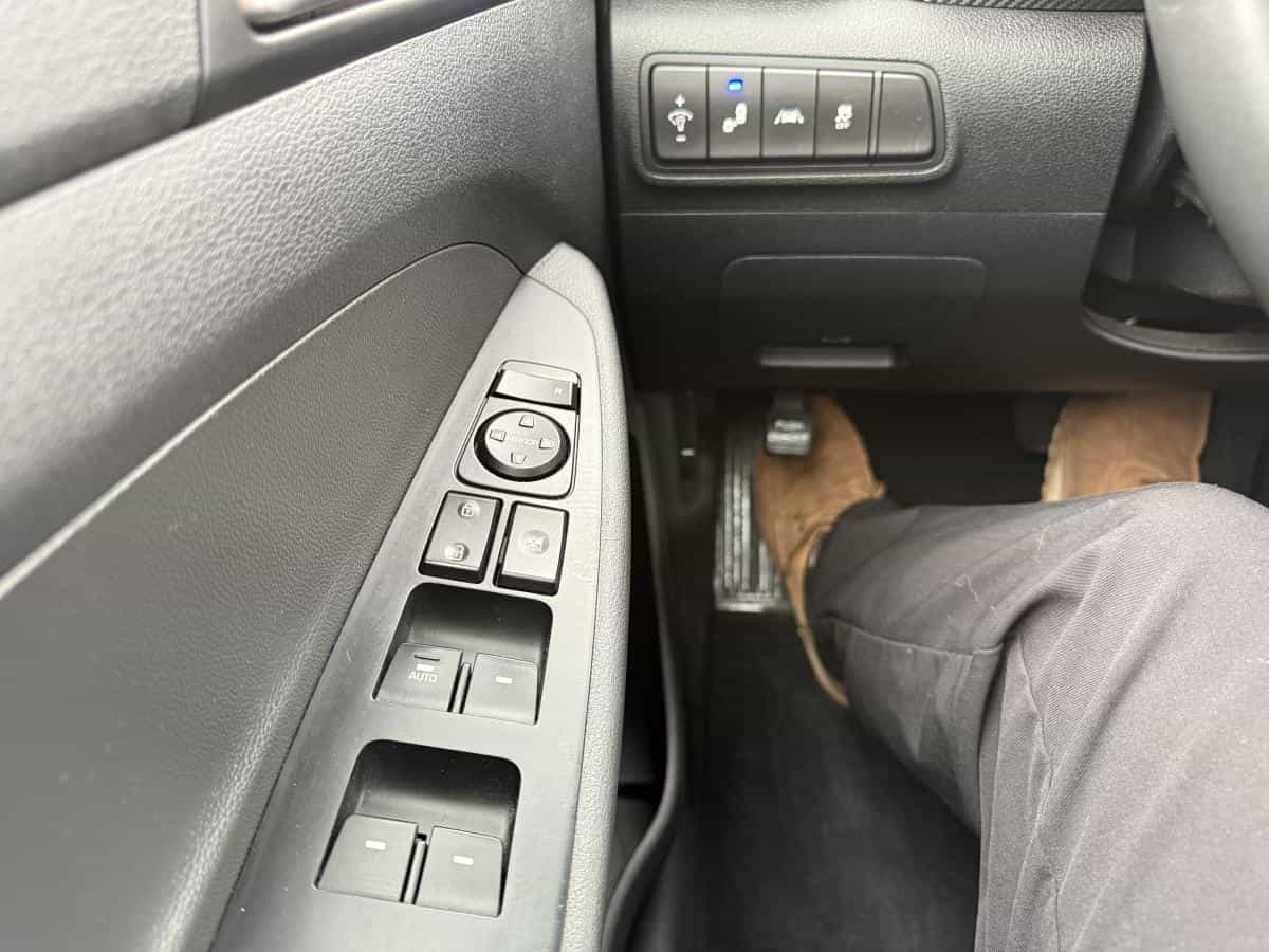 2021 Hyundai Elantra Preferred IVT avec ensemble Soleil et technologie - Image 4