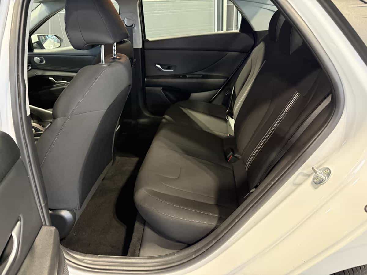 2021 Hyundai Elantra Preferred IVT avec ensemble Soleil et technologie - Image 11