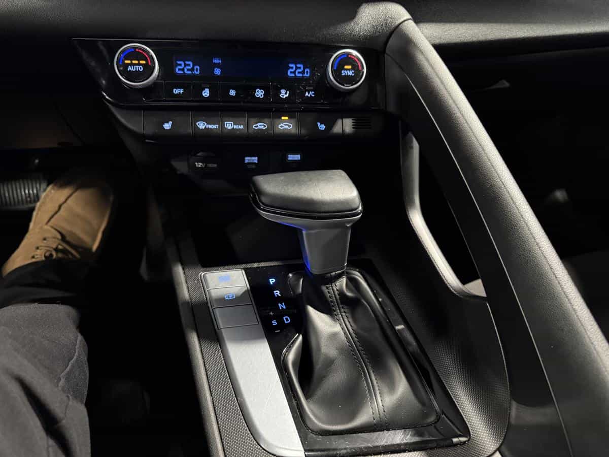 2021 Hyundai Elantra Preferred IVT avec ensemble Soleil et technologie - Image 16