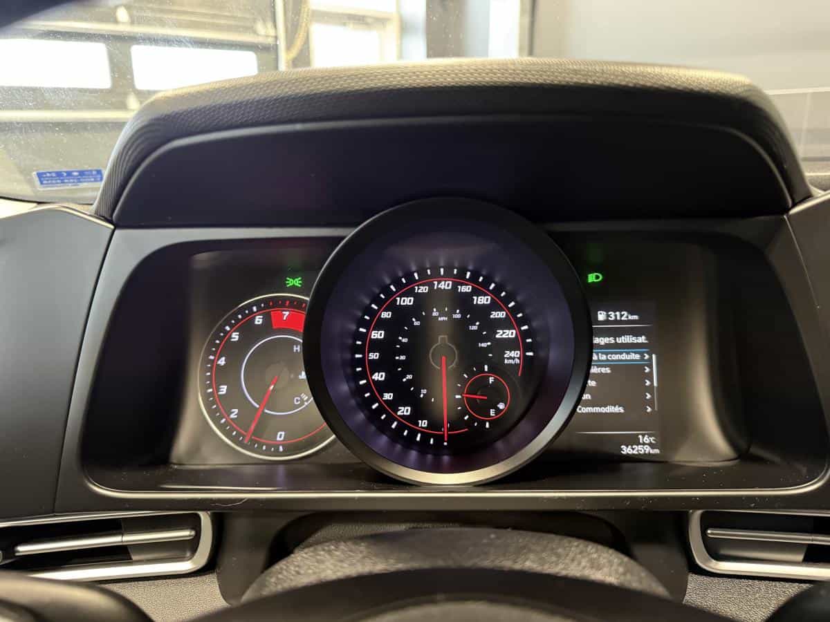 2021 Hyundai Elantra Preferred IVT avec ensemble Soleil et technologie - Image 17